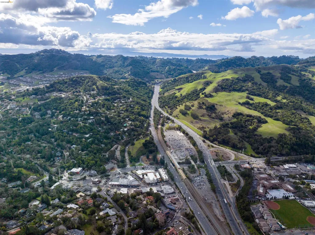 20 Lucille Way Orinda CA 94563