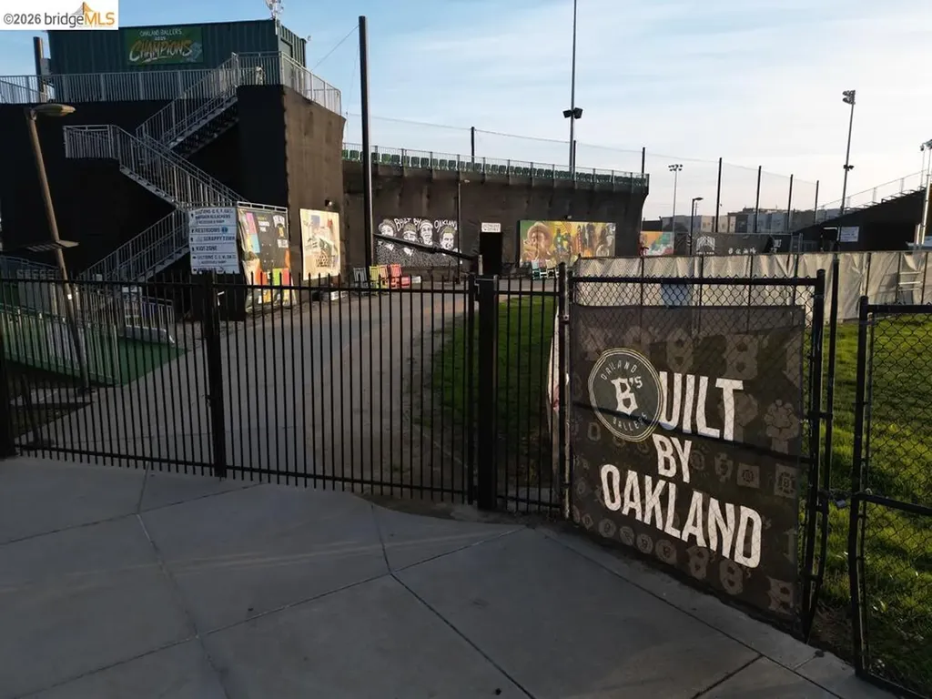 -0- 8th Street Oakland CA 94607