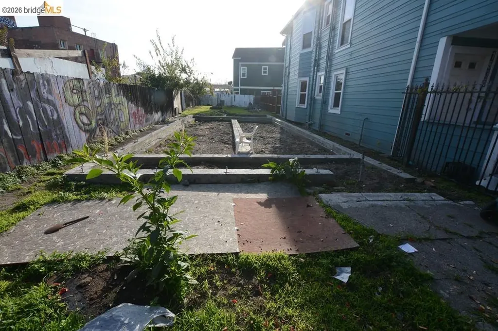 -0- 8th Street Oakland CA 94607