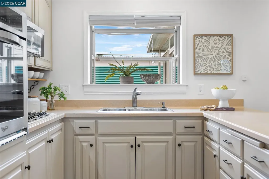 24951 Townsend Avenue Hayward CA 94544