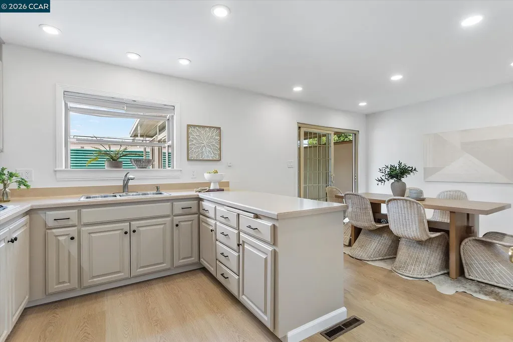 24951 Townsend Avenue Hayward CA 94544