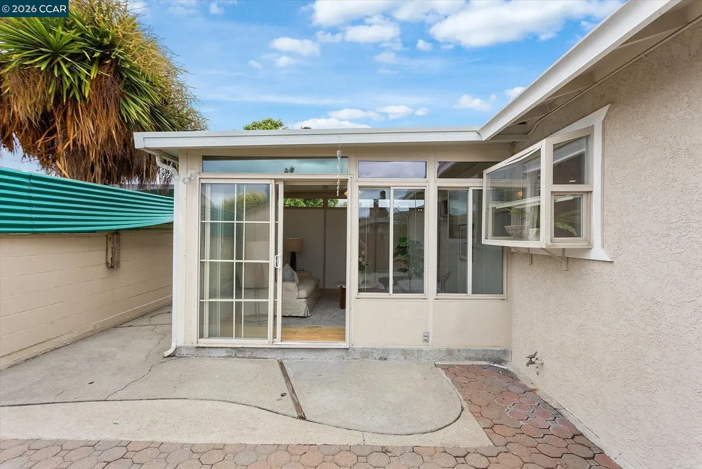 24951 Townsend Avenue Hayward CA 94544