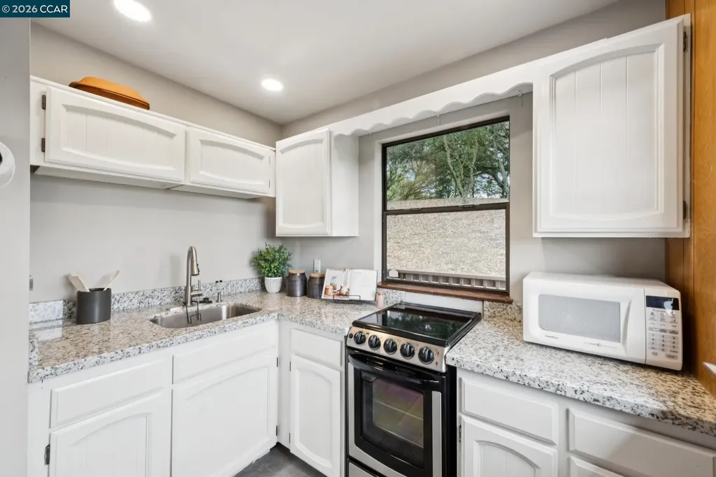 41 Kellie Ann Court Orinda CA 94563