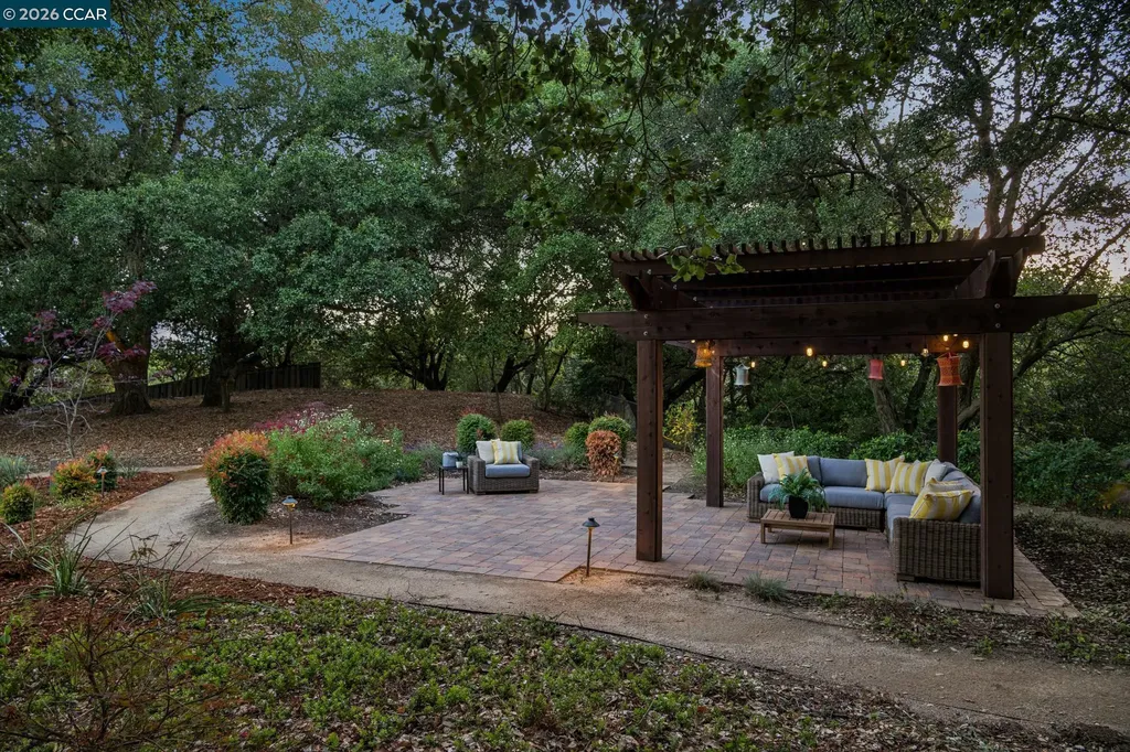 41 Kellie Ann Court Orinda CA 94563