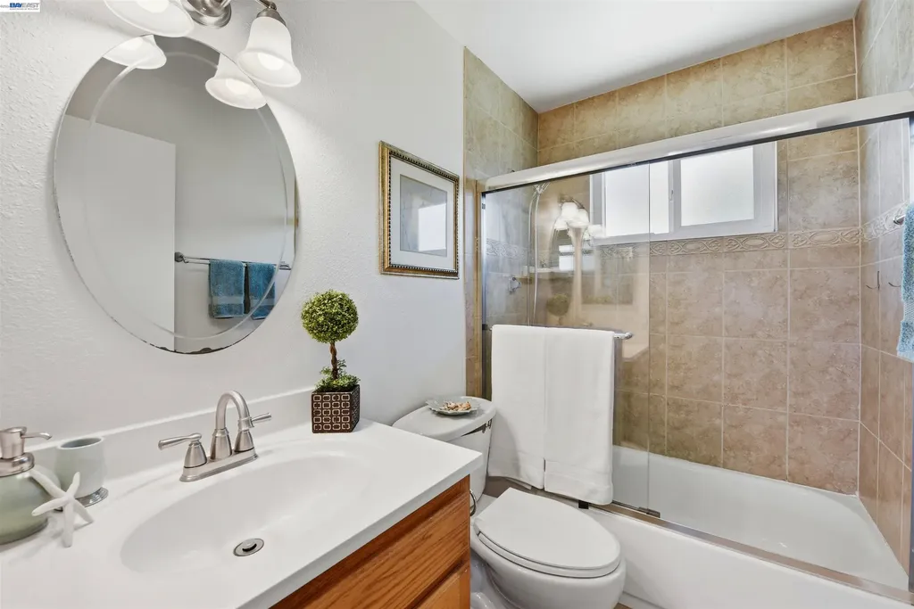 37896 Manzanita Street Newark CA 94560