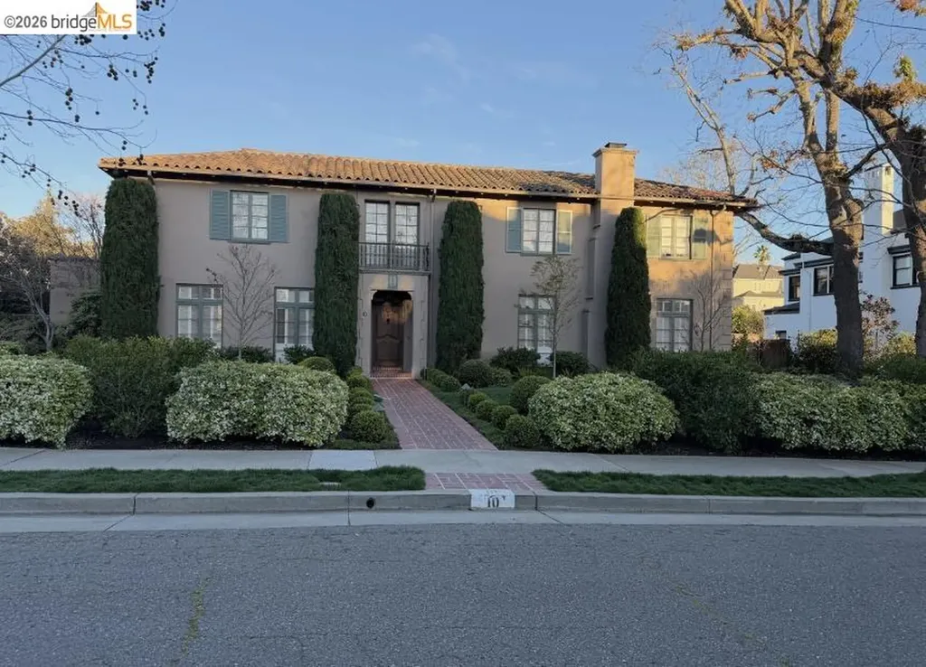 10 Muir Avenue Piedmont CA 94610