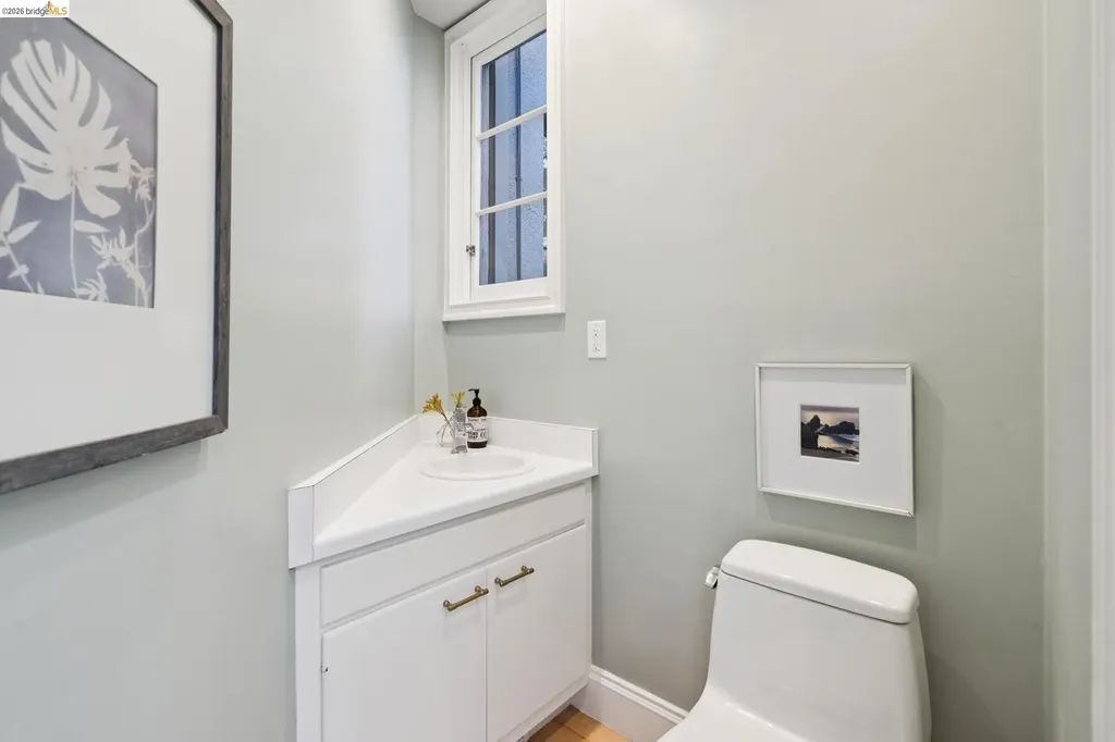 10 Muir Avenue Piedmont CA 94610
