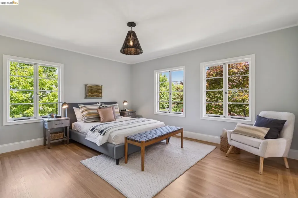 10 Muir Avenue Piedmont CA 94610