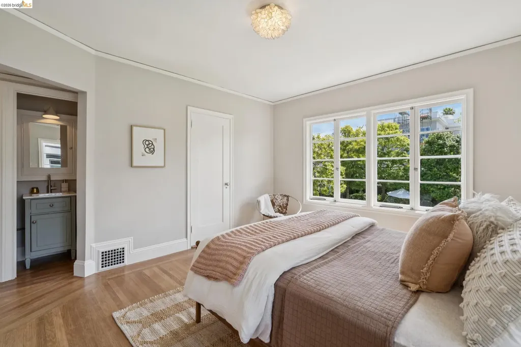 10 Muir Avenue Piedmont CA 94610