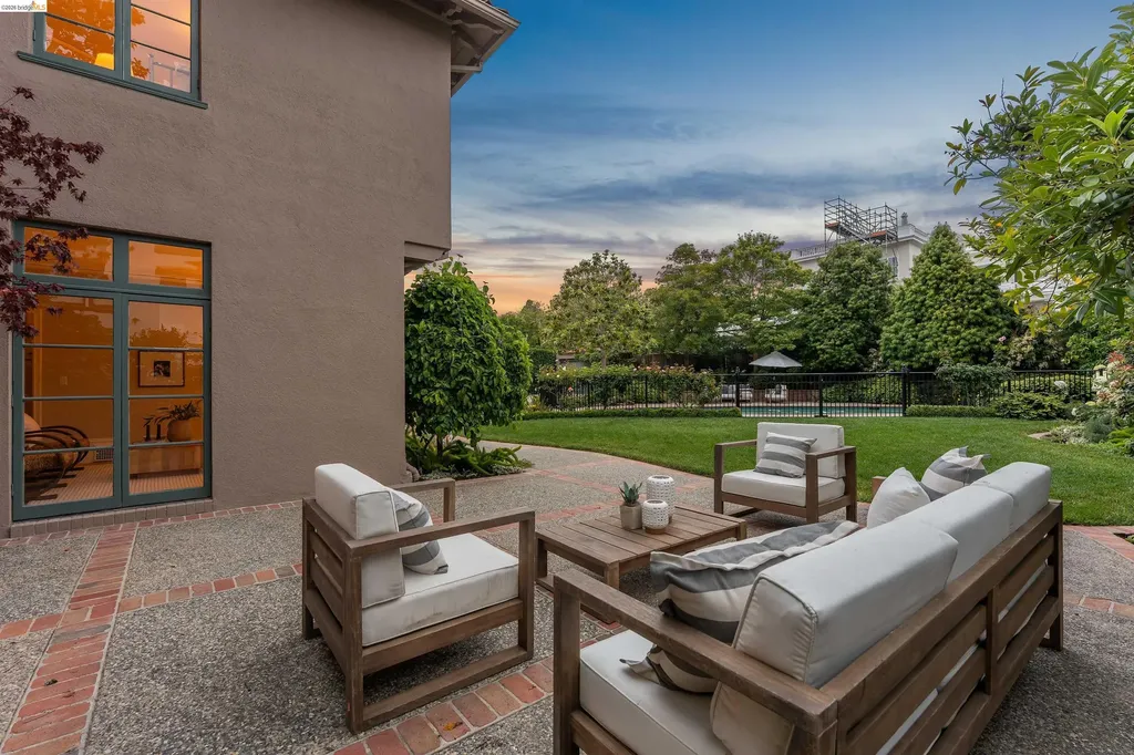 10 Muir Avenue Piedmont CA 94610