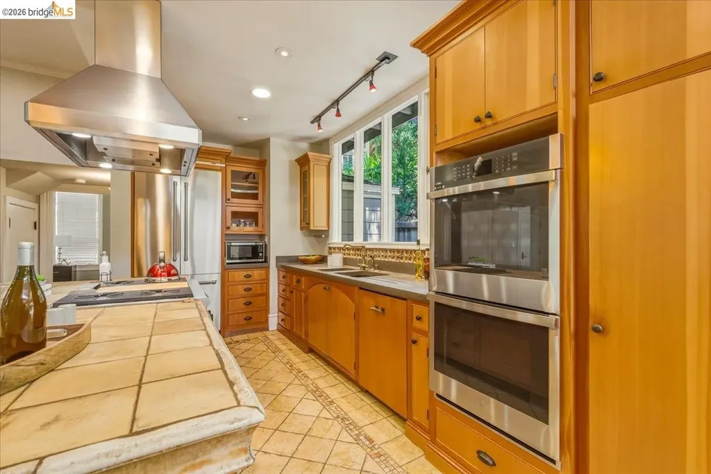 1631 La Vereda Road Berkeley CA 94709