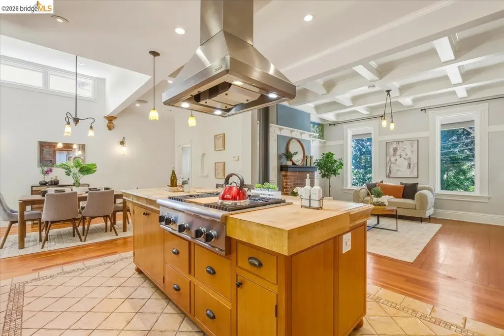 1631 La Vereda Road Berkeley CA 94709