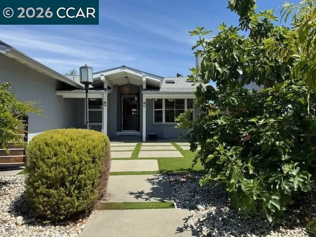 335 Lakeside Court Martinez CA 94553