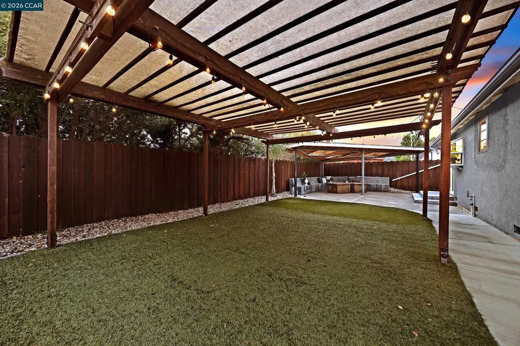 335 Lakeside Court Martinez CA 94553