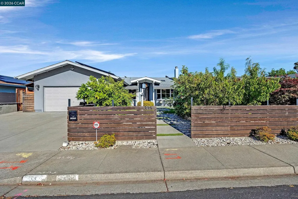 335 Lakeside Court Martinez CA 94553