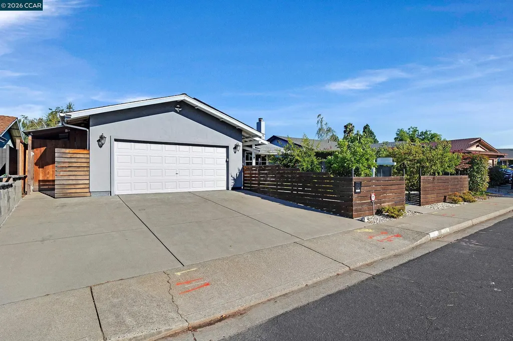 335 Lakeside Court Martinez CA 94553