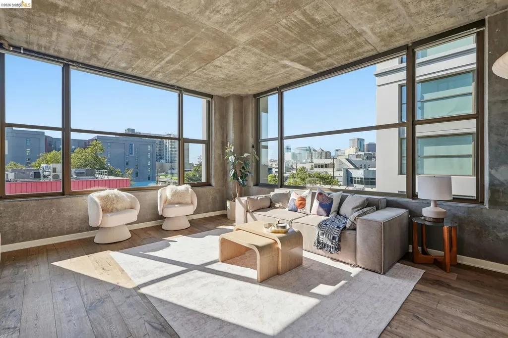 Oakland CA, 311 2ND Street, Unit 516