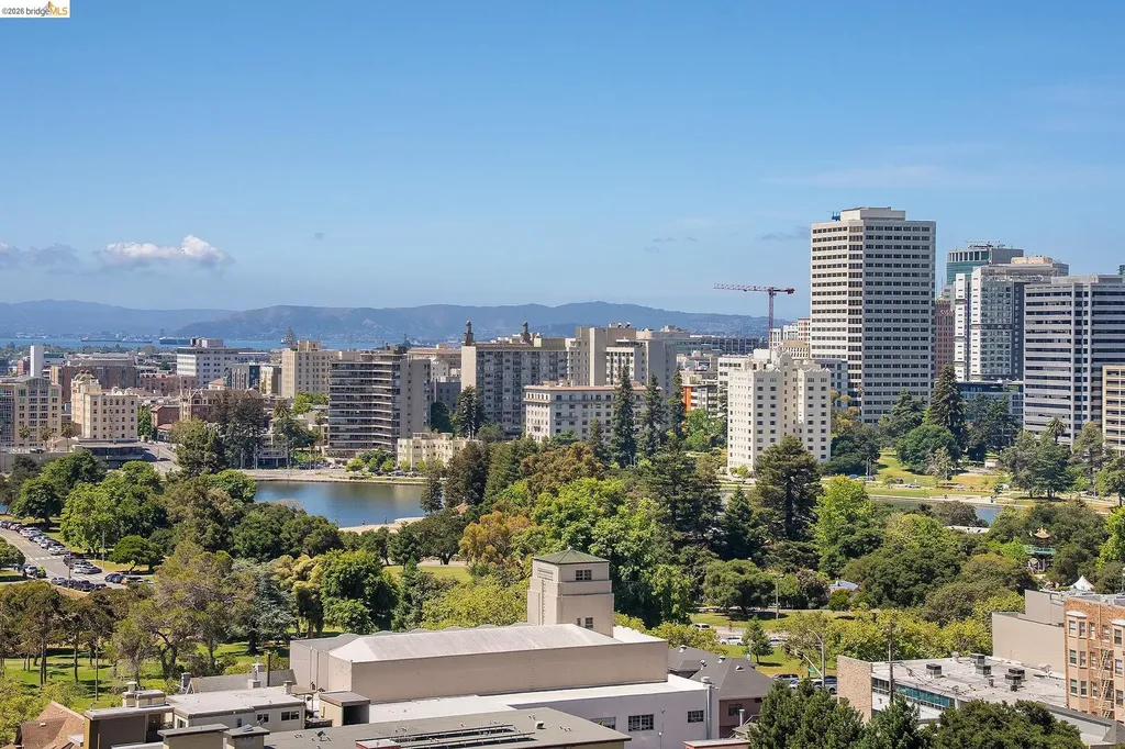 320 Lee Street Oakland CA 94610