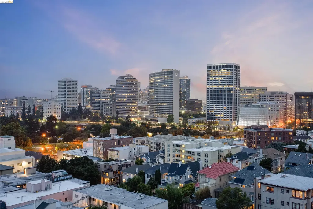 320 Lee Street Oakland CA 94610