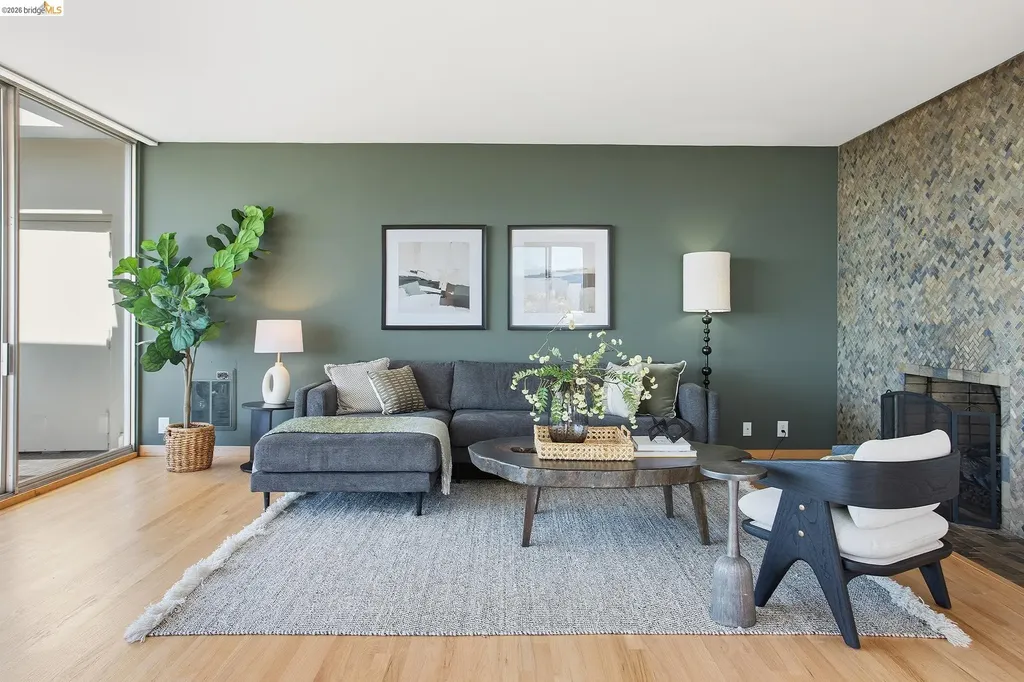 320 Lee Street Oakland CA 94610