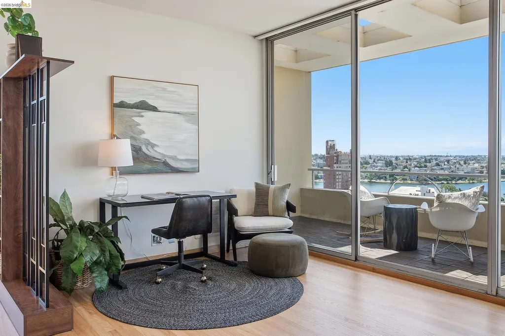 320 Lee Street Oakland CA 94610