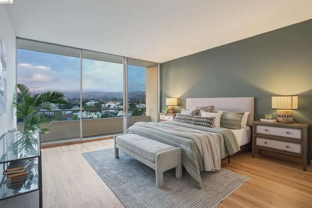 320 Lee Street Oakland CA 94610
