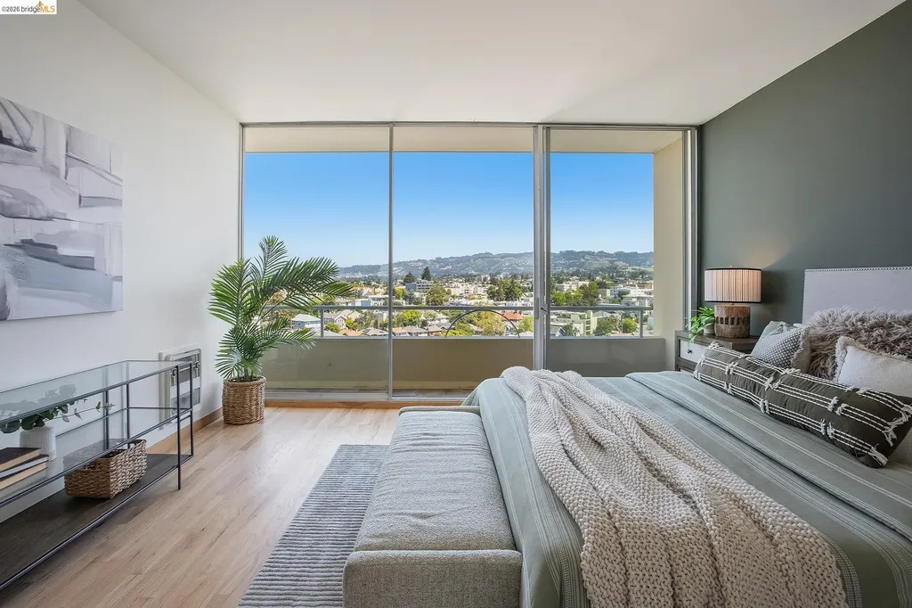 320 Lee Street Oakland CA 94610