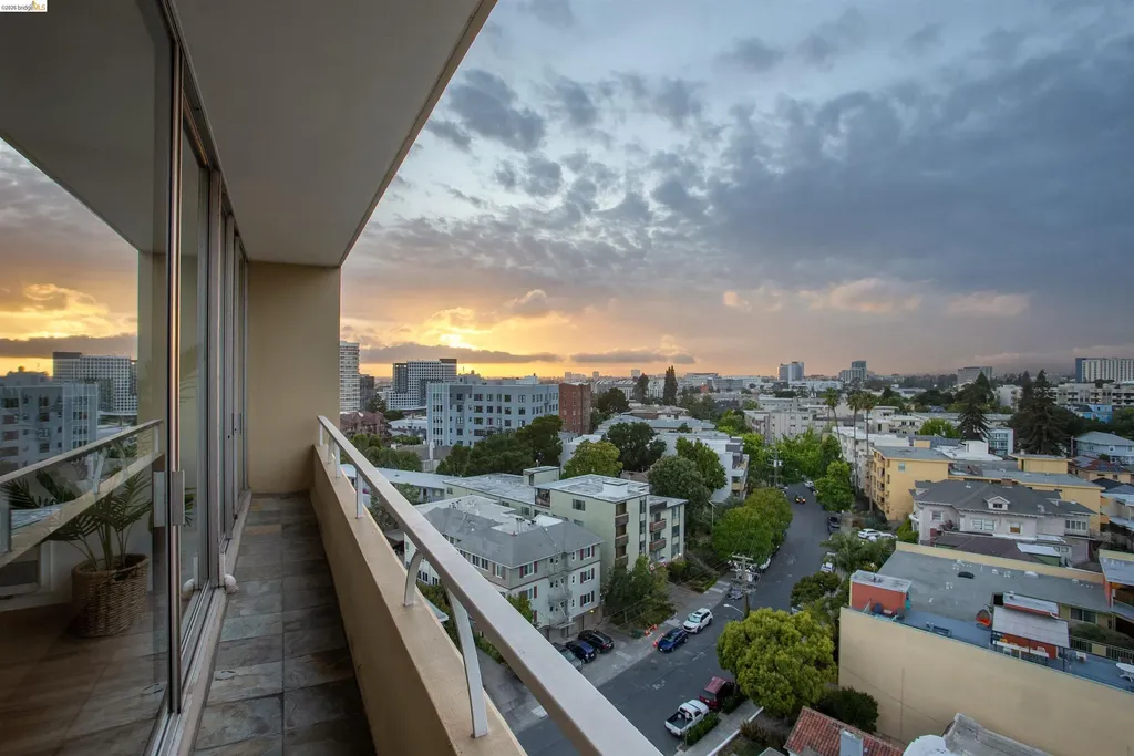 320 Lee Street Oakland CA 94610