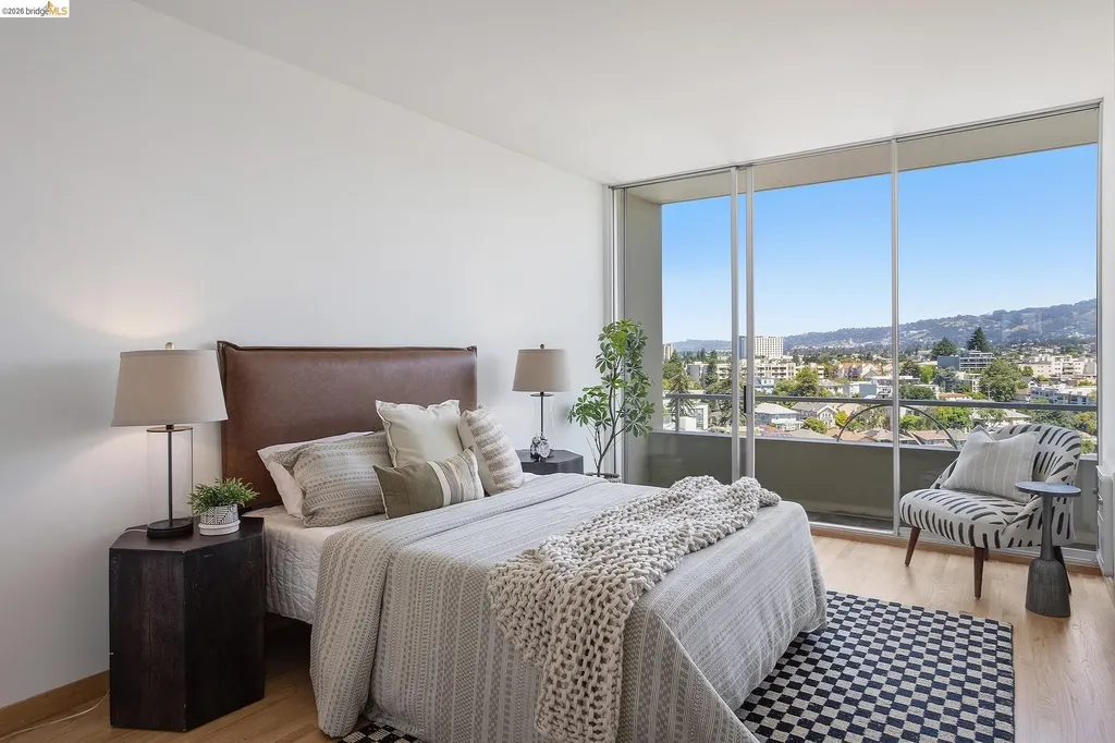 320 Lee Street Oakland CA 94610