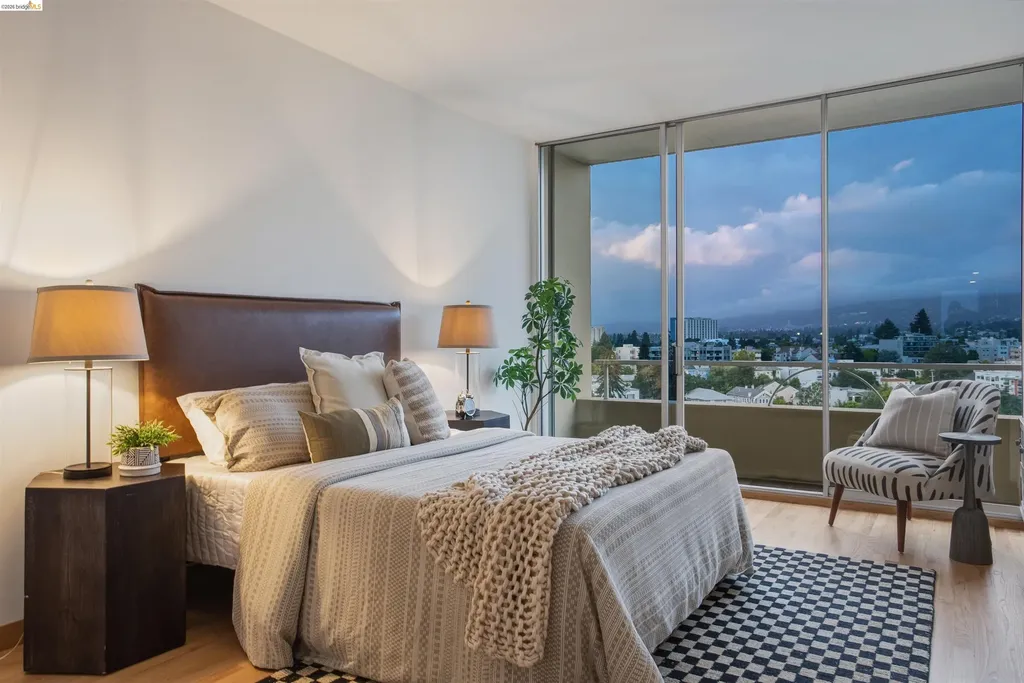 320 Lee Street Oakland CA 94610