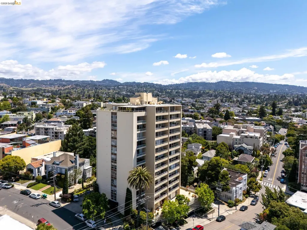 320 Lee Street Oakland CA 94610