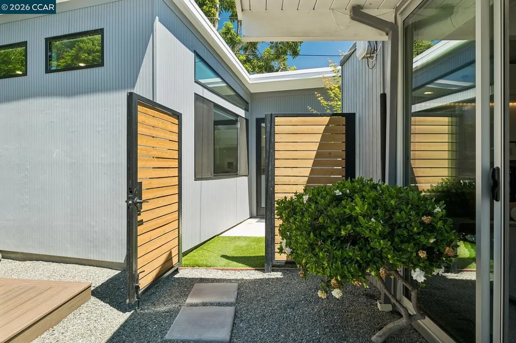 1237 Lancashire Concord CA 94518
