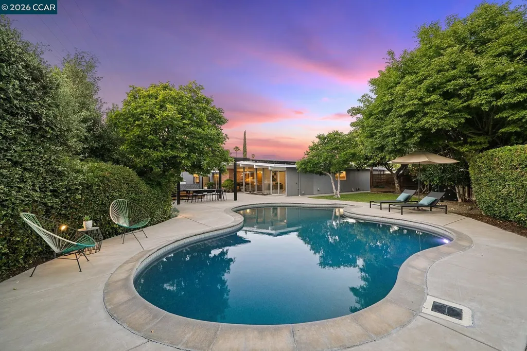 1237 Lancashire Concord CA 94518
