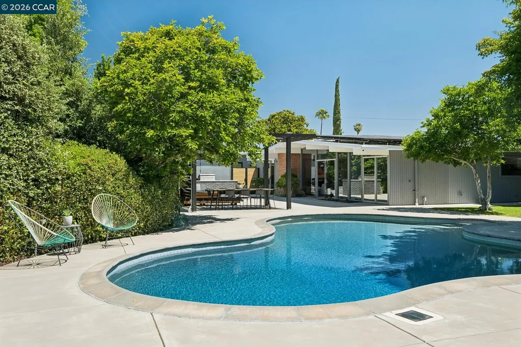 1237 Lancashire Concord CA 94518