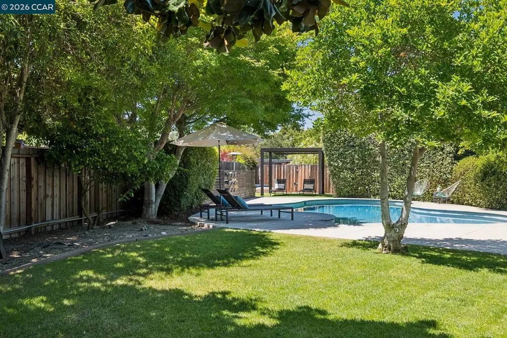 1237 Lancashire Concord CA 94518