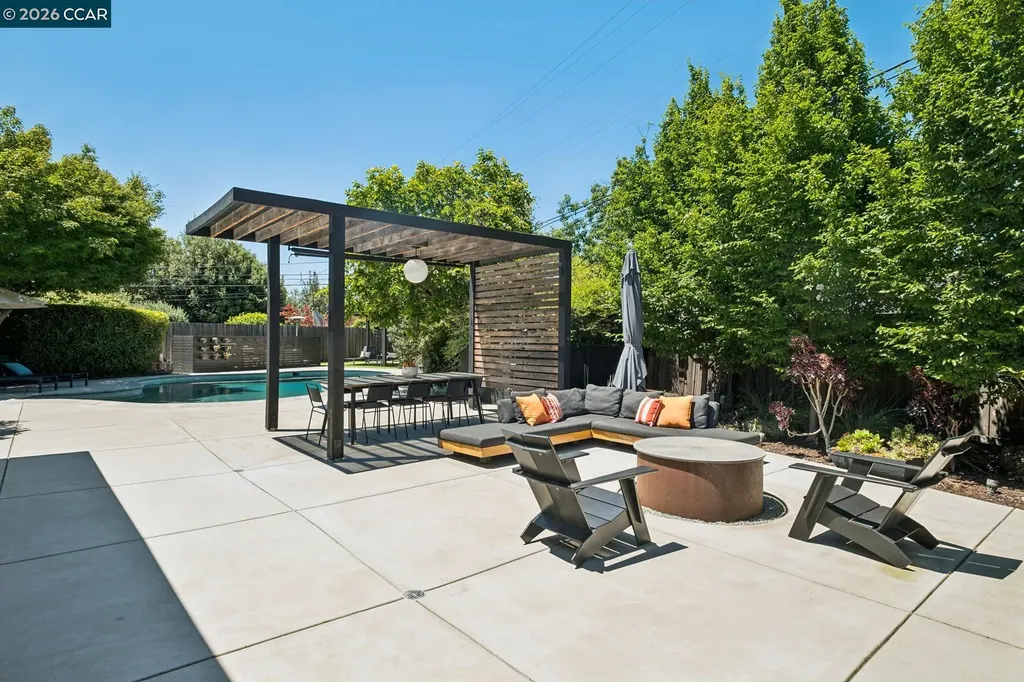 1237 Lancashire Concord CA 94518