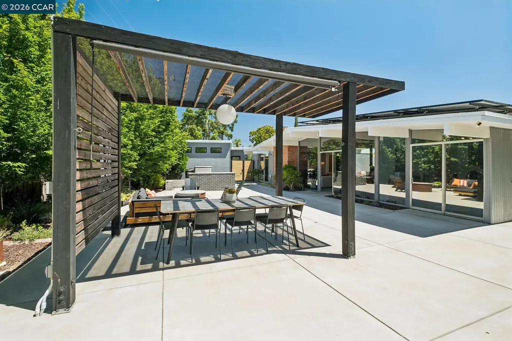 1237 Lancashire Concord CA 94518