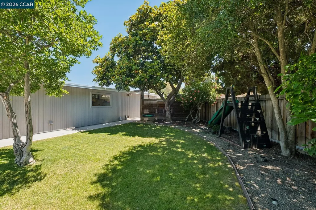 1237 Lancashire Concord CA 94518