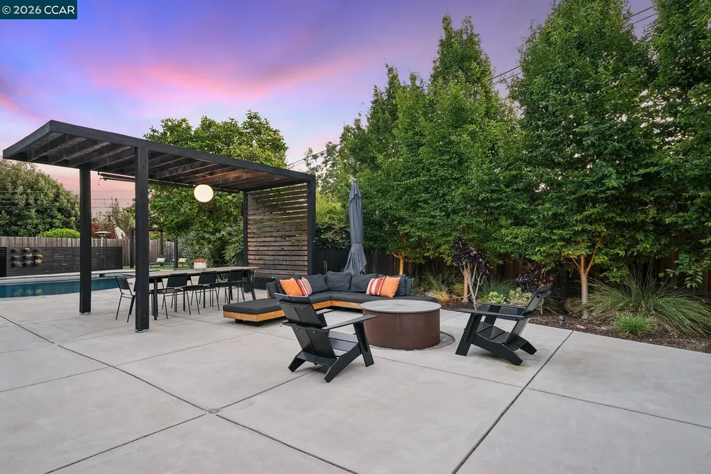 1237 Lancashire Concord CA 94518