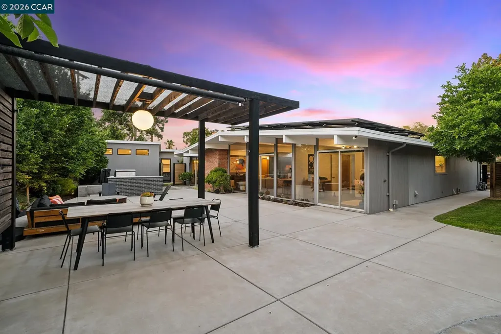 1237 Lancashire Concord CA 94518