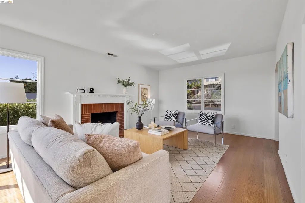 4421 Harbor View Avenue Oakland CA 94619