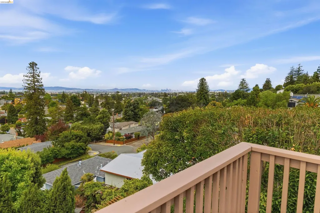 4421 Harbor View Avenue Oakland CA 94619
