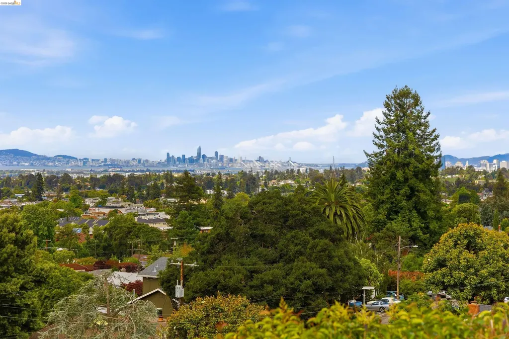 4421 Harbor View Avenue Oakland CA 94619