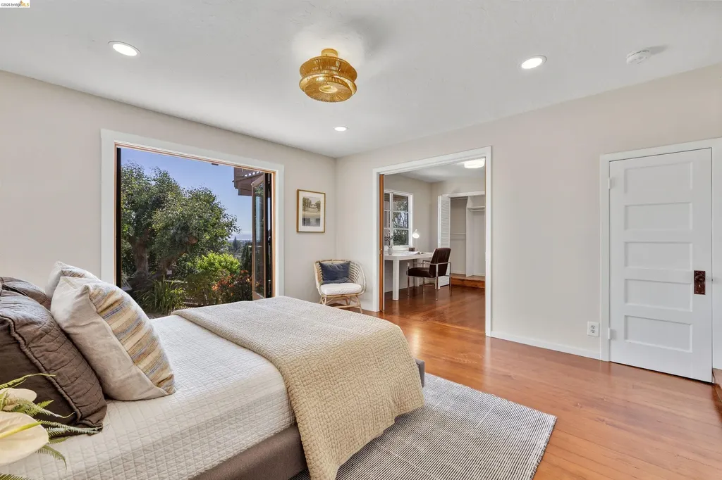 4421 Harbor View Avenue Oakland CA 94619