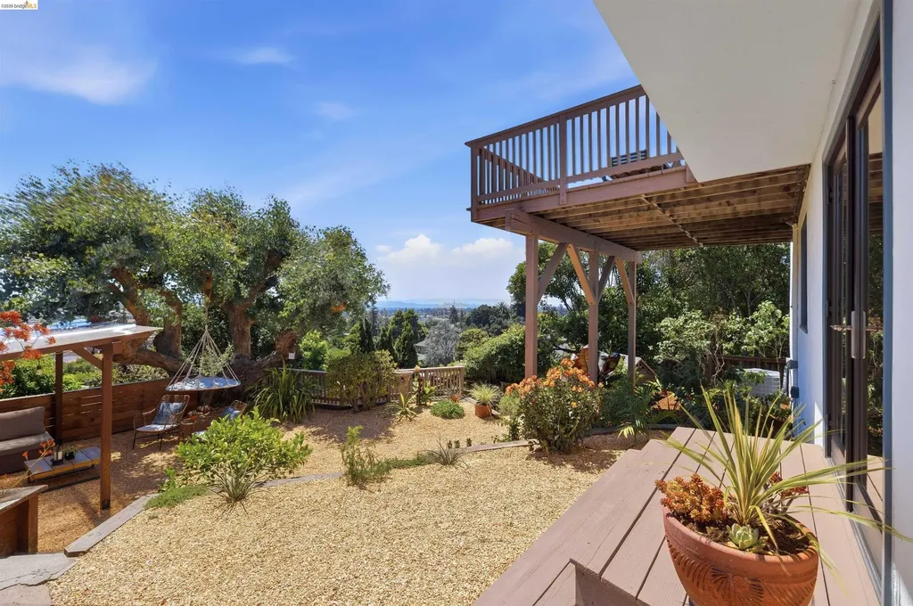 4421 Harbor View Avenue Oakland CA 94619