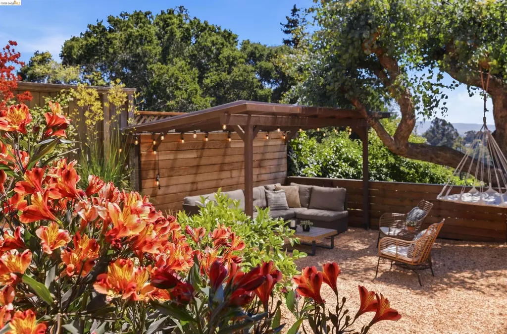 4421 Harbor View Avenue Oakland CA 94619