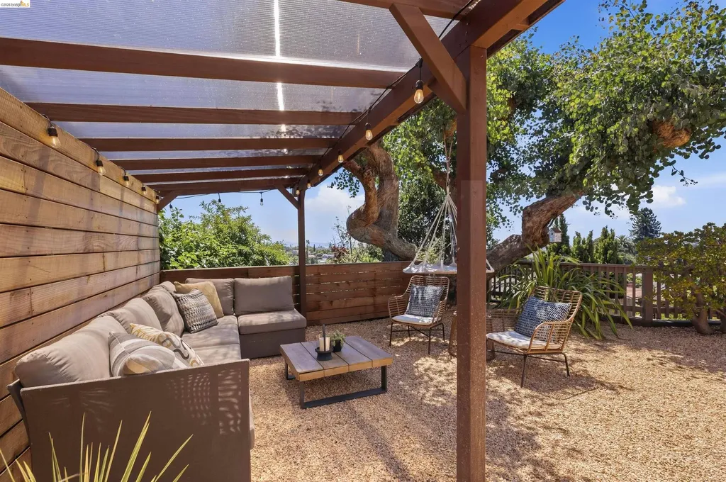 4421 Harbor View Avenue Oakland CA 94619