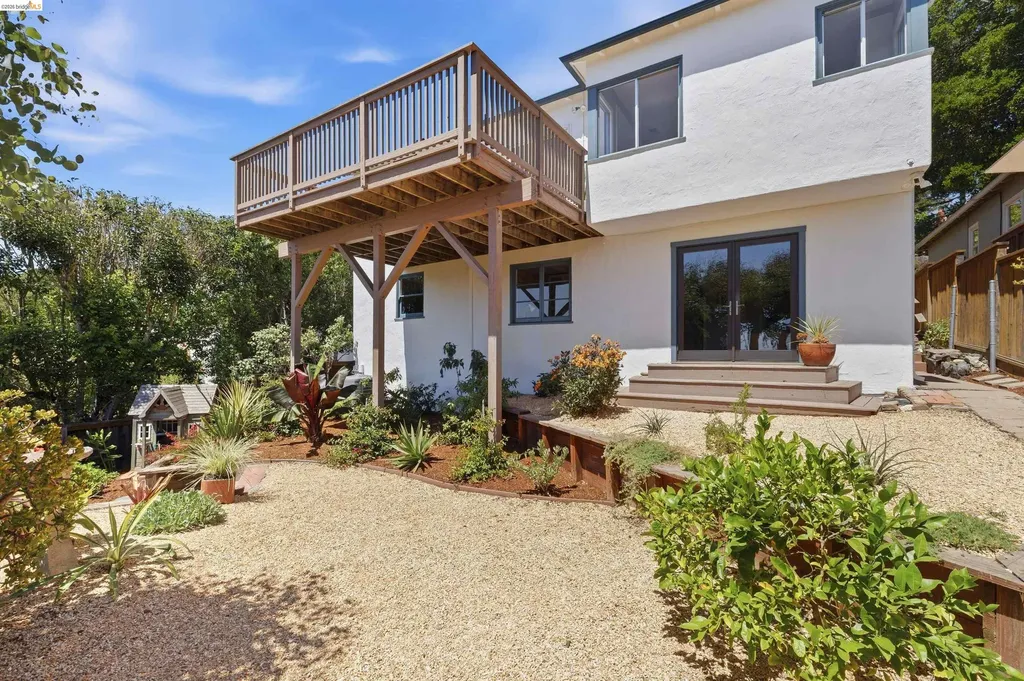4421 Harbor View Avenue Oakland CA 94619