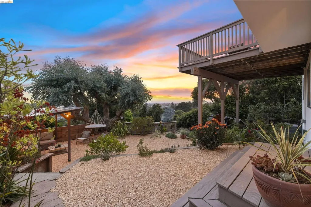 4421 Harbor View Avenue Oakland CA 94619