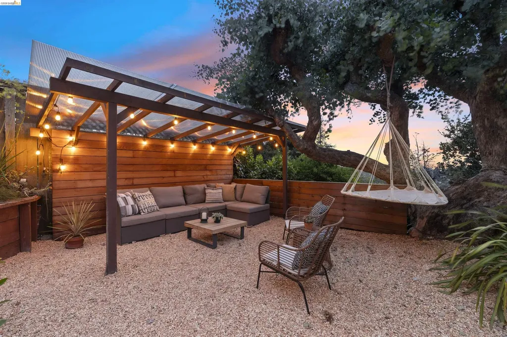 4421 Harbor View Avenue Oakland CA 94619